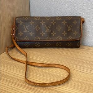 ****SOLD****Louis Vuitton Pouchette Twin PM